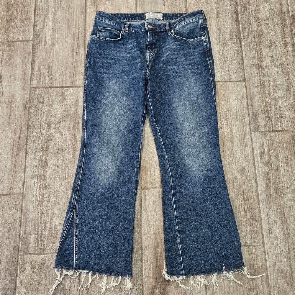 Free People Kick Flare Jeans Size 31 Raw Stretch Denim Blue Boho Festival Frayed